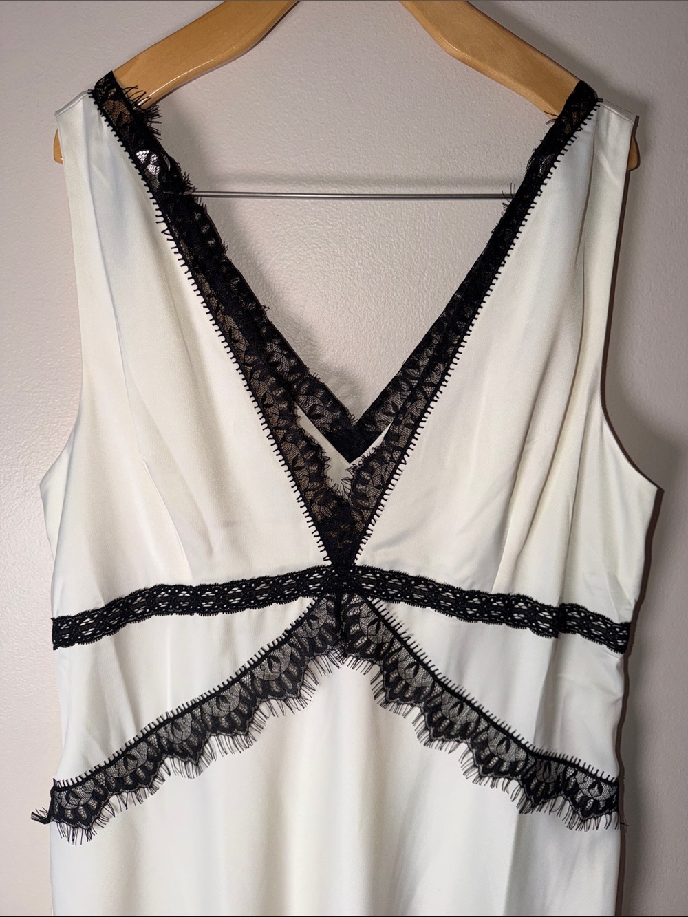 NWT Anthropologie Lace Trim V Neck Slip Dress Size XL - Picture 4 of 8